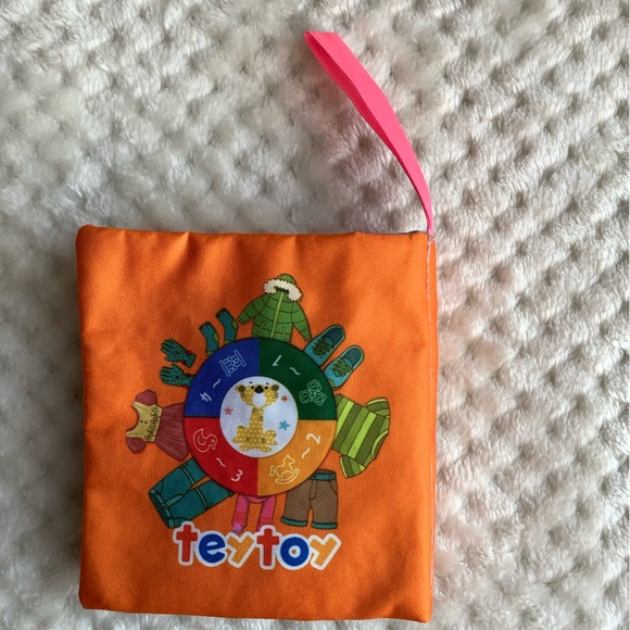 Soft Infant Crinkle Book Wearing Learning Sensory Toy - Picture 3 of 3